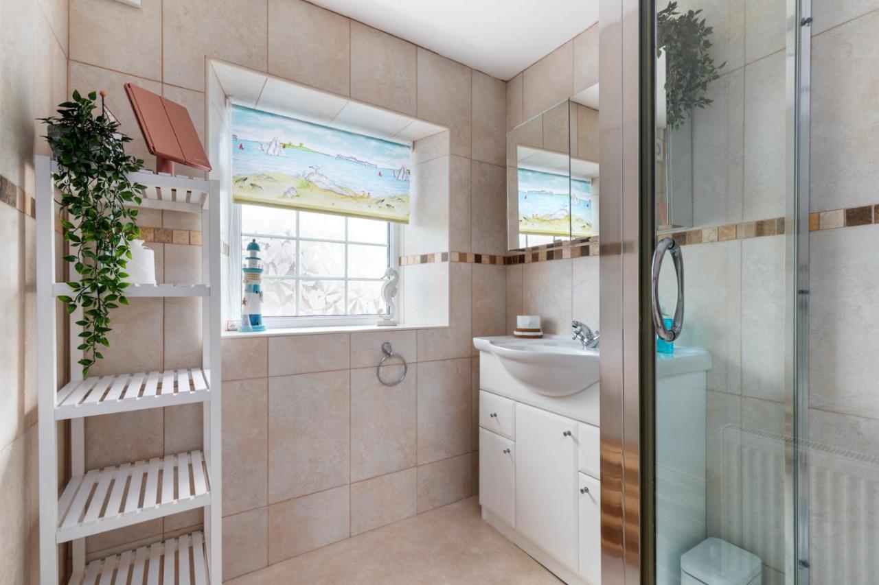Ivydene - Beautiful Cottage, Stone Throw From Beach, Wonderful Sea Views Saundersfoot Esterno foto