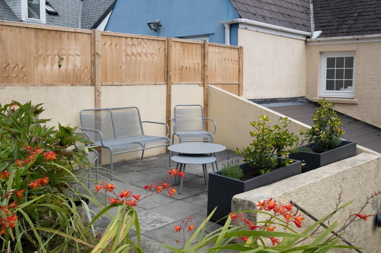 Ivydene - Beautiful Cottage, Stone Throw From Beach, Wonderful Sea Views Saundersfoot Esterno foto